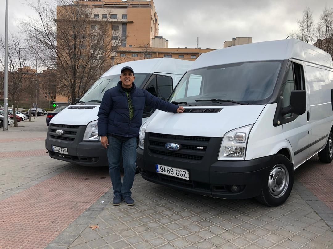 Carlos de Mudanza y sus furgonettas